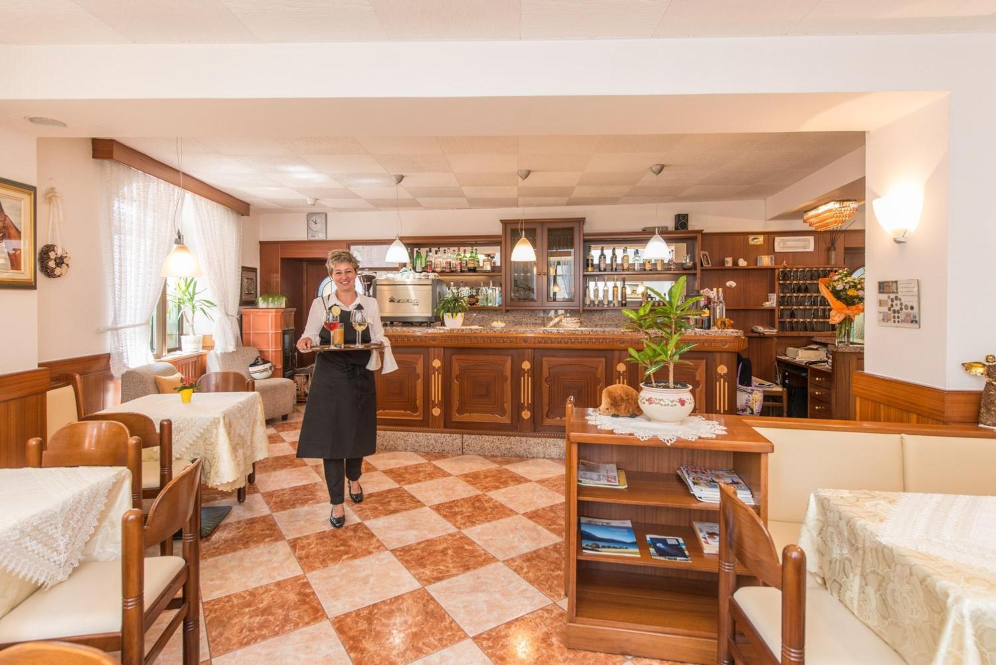 Albergo Antica Rosa Levico Terme Εξωτερικό φωτογραφία